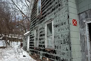 83 Maple St, Norwich, CT 06360 - Photo 2