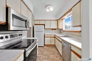 23 Staffordshire Commons Dr, Wallingford, CT 06492 - Photo 10