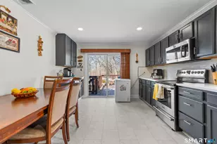 21 Hinman St, West Haven, CT 06516 - Photo 6