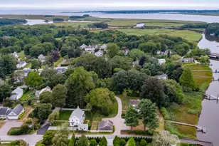 8 Lieutenant River Ln, Old Lyme, CT 06371 - Photo 2