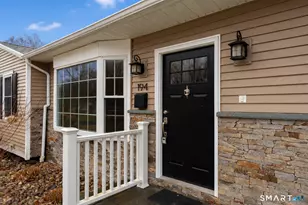 194 Robin Ln, Cheshire, CT 06410 - Photo 2