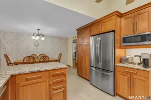 6 Carriage Dr, North Haven, CT 06473 - Photo 10