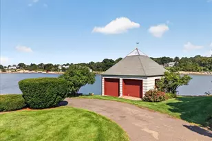 39 Vineyard Pl, Guilford, CT 06437 - Photo 8