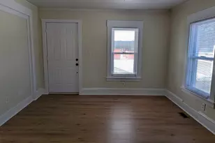 184 Buckingham Ave, Milford, CT 06460 - Photo 2