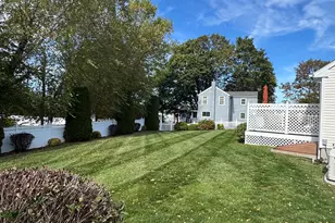 8 Hill St, East Haven, CT 06512 - Photo 4