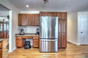 8 Hill St, East Haven, CT 06512 - Photo 20