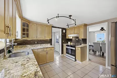 41 Oak Street, East Hartford, CT 06118 - Photo 8