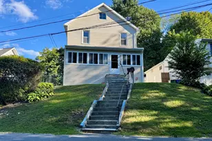 302 Lakeview Ave, Waterbury, CT 06705 - Photo 2