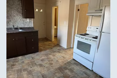 302 Lakeview Avenue, Waterbury, CT 06705 - Photo 6