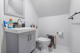 10 Cold Spring St, East Haven, CT 06512 - Photo 28