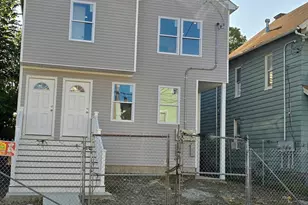 438 Park St, Bridgeport, CT 06608 - Photo 1