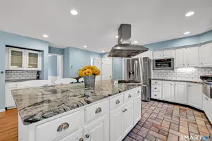 131 Woods Way Dr, Southbury, CT 06488 - Photo 12