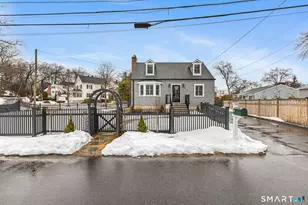 24 Taylor Dr, Greenwich, CT 06807 - Photo 2