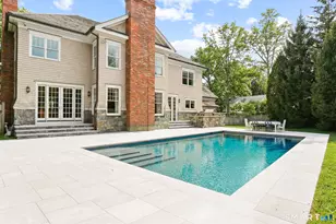 1 Bramble Ln, Greenwich, CT 06878 - Photo 2