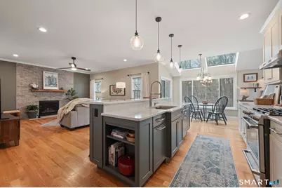 41 Glen Place, Glastonbury, CT 06033 - Photo 2