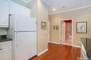 1 King Philip Dr, West Hartford, CT 06117 - Photo 12