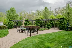 1 King Philip Dr, West Hartford, CT 06117 - Photo 32