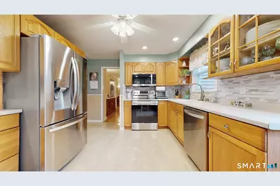 22 Hollywood Avenue, Milford, CT 06460 - Photo 4