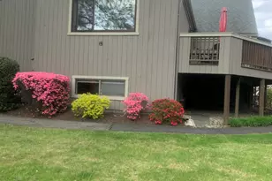 252 Agawam Dr, Stratford, CT 06614 - Photo 26