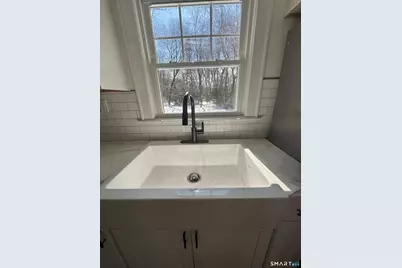 24 North Avenue, North Haven, CT 06473 - Photo 8