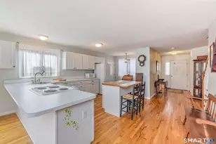 10 Liberty Dr, Mansfield, CT 06250 - Photo 4