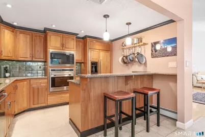 200 Mohegan Drive, West Hartford, CT 06117 - Photo 14