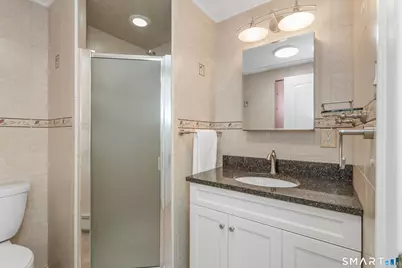 200 Mohegan Drive, West Hartford, CT 06117 - Photo 18