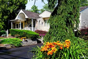 200 Mohegan Dr, West Hartford, CT 06117 - Photo 2