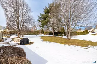 31 Ox Yoke Dr, Wethersfield, CT 06109 - Photo 4