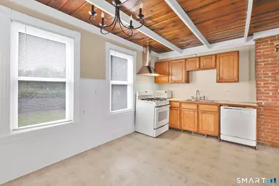 24 Thompson Court, Enfield, CT 06082 - Photo 2