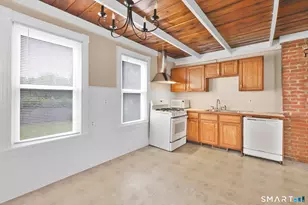 24 Thompson Ct, Enfield, CT 06082 - Photo 2