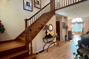 8 Whispering Pines Dr, Wallingford, CT 06492 - Photo 4