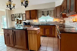 8 Whispering Pines Dr, Wallingford, CT 06492 - Photo 10