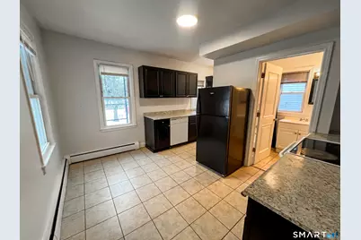 8 Locust Street, New Britain, CT 06051 - Photo 10