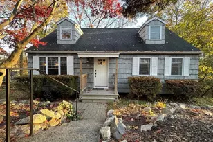 10 Fleetwood Dr, Danbury, CT 06810 - Photo 1