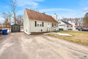 24 Granada Rd, Waterbury, CT 06704 - Photo 26