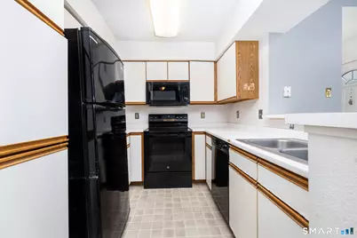 31 High Street #APT 4304, East Hartford, CT 06118 - Photo 8