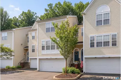 1705 Eaton Court #1705, Danbury, CT 06811 - Photo 2