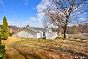 16 Tuscarora Pl, Bristol, CT 06010 - Photo 34