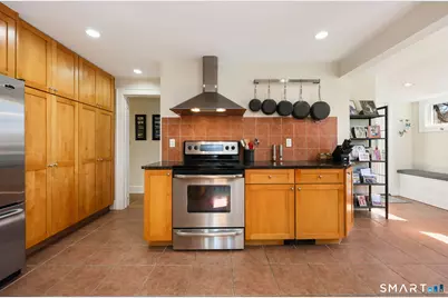 11 Ludlow Manor, Norwalk, CT 06855 - Photo 8