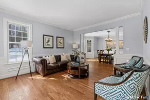 102 Hunter Dr, West Hartford, CT 06107 - Photo 4