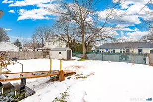 41 Walnut St, Enfield, CT 06082 - Photo 2