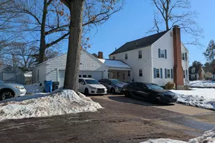 739 Center St, Manchester, CT 06040 - Photo 2