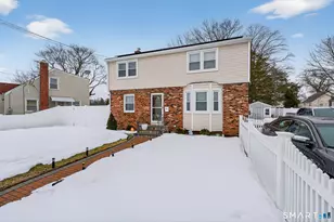 83 Deerfield Dr, Manchester, CT 06040 - Photo 2