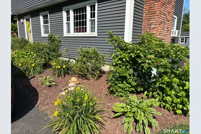 19 Botsford Hill Road, Newtown, CT 06470 - Photo 4