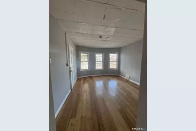 52 Ives Court, Bridgeport, CT 06606 - Photo 2