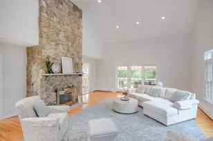 20 Laura Dr, Danbury, CT 06811 - Photo 4