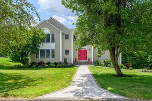 20 Laura Dr, Danbury, CT 06811 - Photo 2