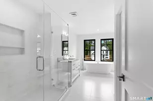 35 Oronoque Hills Rd, Stratford, CT 06614 - Photo 8