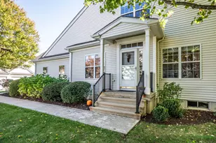 28 Meadowview Ct, Canton, CT 06019 - Photo 1